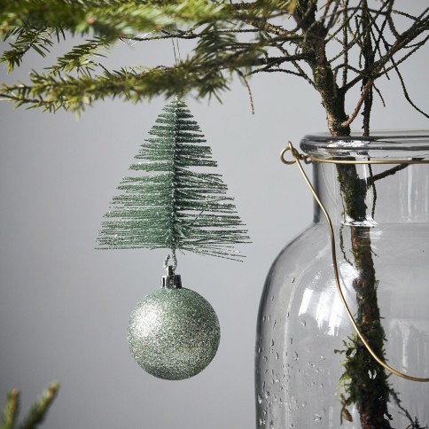 Ornament tree frost