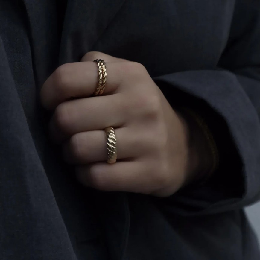 Twisted Ring in Gold