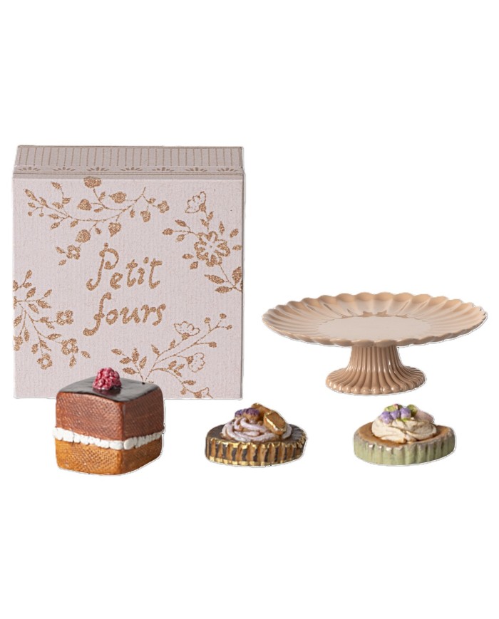 Kuchen und Tortenständer