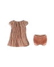 Kleid und Unterwäsche