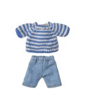 Strickpullover und Hose