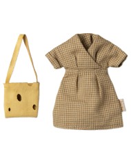 Kleid und Tasche