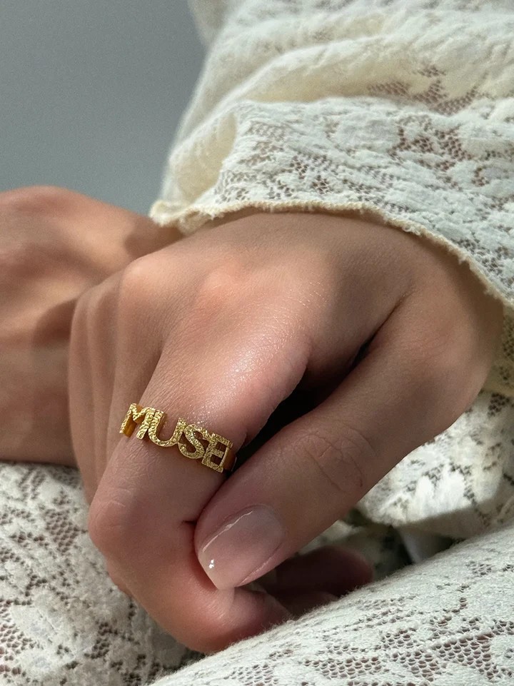 Miss Muse Ring von Jeberg Jewellery