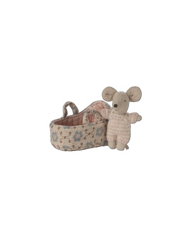 Babymaus in Tragetasche