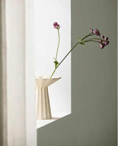 Minu Vase