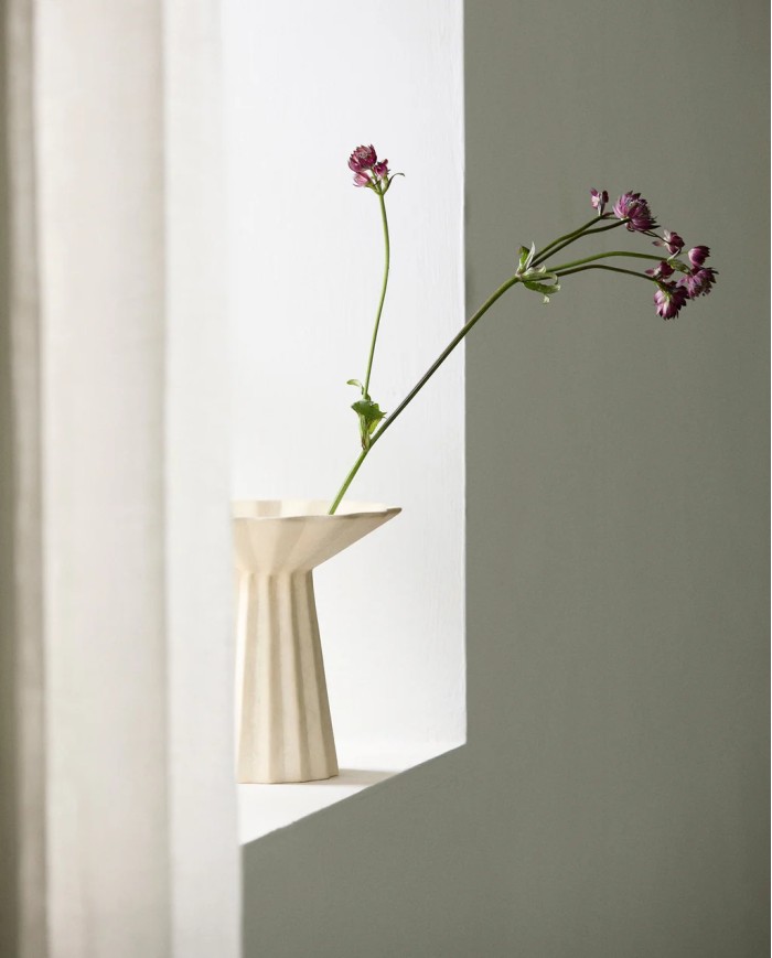 Minu Vase