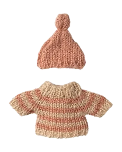 Strickpullover und Mütze von Maileg