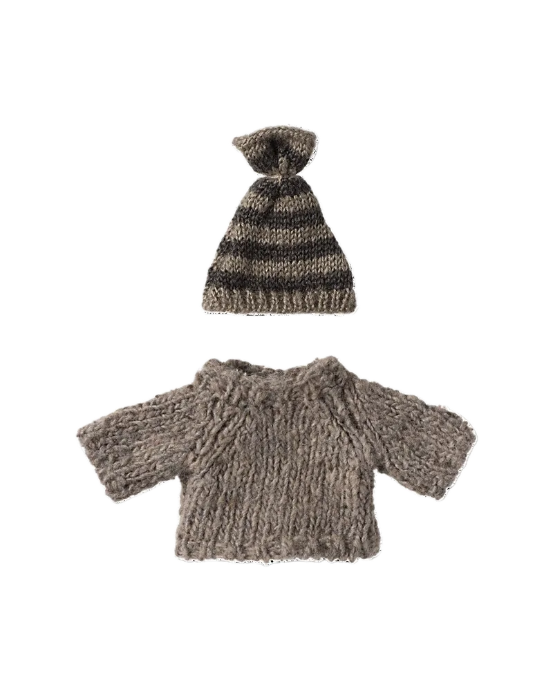 Strickpullover und Mütze von Maileg